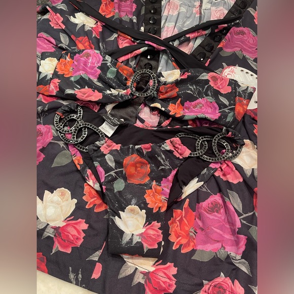 3 piece set: NWT beach bunny bikini XL set plus one size coverup - Picture 8 of 15